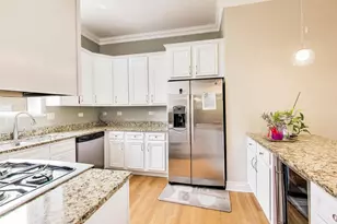 2551 W Arthur Ave, Chicago, IL 60645 - Photo 11