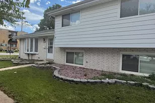 4024 W 103rd St, Oak Lawn, IL 60453 - Photo 1