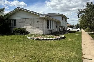 4024 W 103rd St, Oak Lawn, IL 60453 - Photo 3