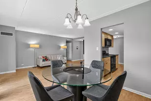 6340 Americana Dr, Willowbrook, IL 60527 - Photo 11
