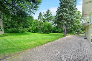 102 Hill St, Roselle, IL 60172 - Photo 5