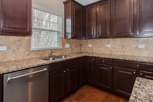216 N Commerce St, Aurora, IL 60504 - Photo 15