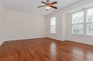 216 N Commerce St, Aurora, IL 60504 - Photo 7