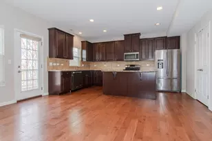 216 N Commerce St, Aurora, IL 60504 - Photo 13