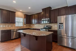 216 N Commerce St, Aurora, IL 60504 - Photo 11