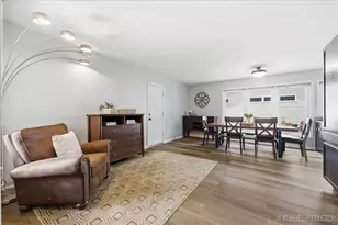 2020 Carling Rd, Hoffman Estates, IL 60169 - Photo 7