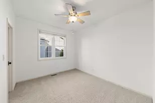 581 Rose Ln, Bartlett, IL 60103 - Photo 5