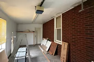 709 Charleston St, Harrisburg, IL 62946 - Photo 27