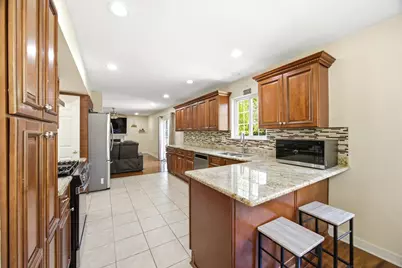 6061 Golfview Drive, Gurnee, IL 60031 - Photo 11