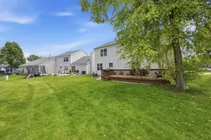 6061 Golfview Dr, Gurnee, IL 60031 - Photo 45