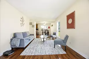6061 Golfview Dr, Gurnee, IL 60031 - Photo 7