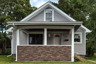 231 Oakwood Ave, Rockford, IL 61101 - Photo 1