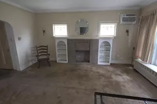 4201 W Ainslie St, Chicago, IL 60630 - Photo 3