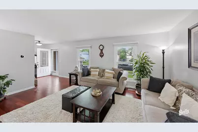 750 Dunhill Drive, Buffalo Grove, IL 60089 - Photo 3