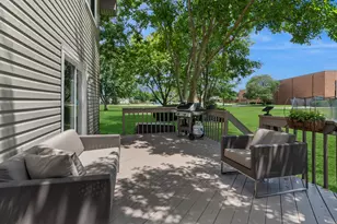 615 Chester Ct E, Aurora, IL 60504 - Photo 25