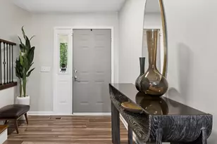615 Chester Ct E, Aurora, IL 60504 - Photo 3