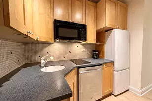 4240 N Clarendon Ave, Chicago, IL 60613 - Photo 3