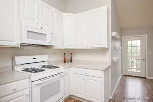 742 Genesee Dr, Naperville, IL 60563 - Photo 9