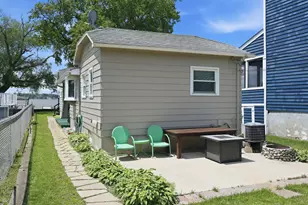 204 Eagle Point Rd, Fox Lake, IL 60020 - Photo 7