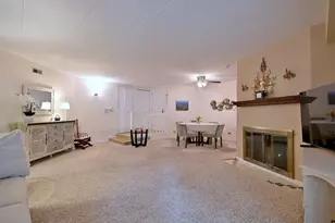 462 S President St, Carol Stream, IL 60188 - Photo 13
