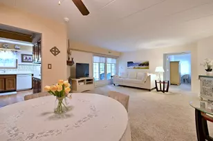 462 S President St, Carol Stream, IL 60188 - Photo 9