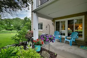 462 S President St, Carol Stream, IL 60188 - Photo 5