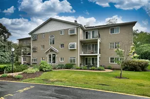 462 S President St, Carol Stream, IL 60188 - Photo 3