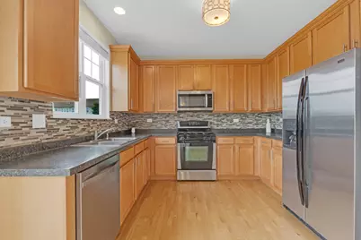 353 N Commerce Street, Aurora, IL 60504 - Photo 9