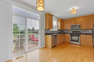 353 N Commerce St, Aurora, IL 60504 - Photo 7