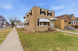 3546 S 56th Ct, Cicero, IL 60804 - Photo 1