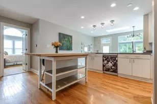 310 S Summit St, Wheaton, IL 60187 - Photo 7