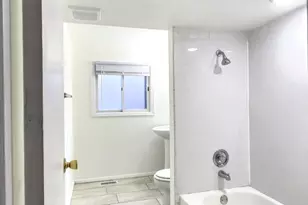 1360 Devonshire Ln, Hoffman Estates, IL 60169 - Photo 35