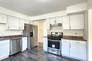 1360 Devonshire Ln, Hoffman Estates, IL 60169 - Photo 17