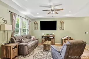 2886 Falling Waters Ln, Lindenhurst, IL 60046 - Photo 3
