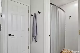 2886 Falling Waters Ln, Lindenhurst, IL 60046 - Photo 11