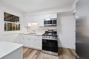 521 E 109th St, Chicago, IL 60628 - Photo 9