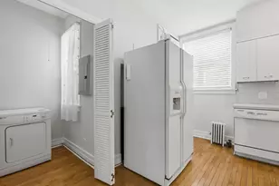 1421 E 58th St, Chicago, IL 60637 - Photo 9