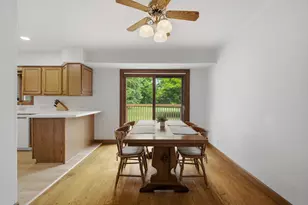 27W270 Sunnyside Ave, Winfield, IL 60190 - Photo 9
