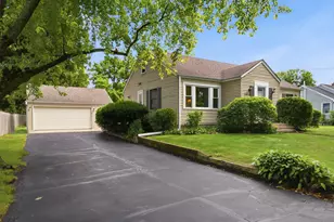 27W270 Sunnyside Ave, Winfield, IL 60190 - Photo 1