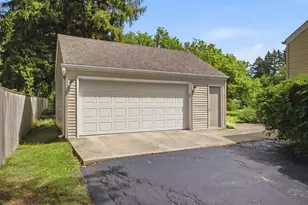 27W270 Sunnyside Ave, Winfield, IL 60190 - Photo 23