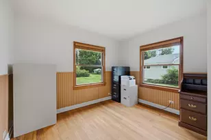 27W270 Sunnyside Ave, Winfield, IL 60190 - Photo 17