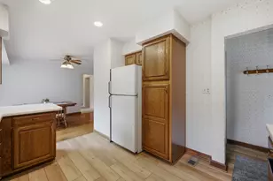 27W270 Sunnyside Ave, Winfield, IL 60190 - Photo 13