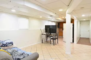 4945 W Waveland Ave, Chicago, IL 60641 - Photo 17