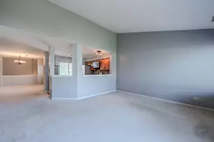 1136 E Cambria South Ln, Lombard, IL 60148 - Photo 17