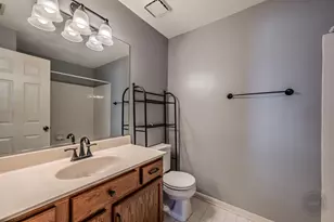 1136 E Cambria South Ln, Lombard, IL 60148 - Photo 31