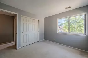 1136 E Cambria South Ln, Lombard, IL 60148 - Photo 29