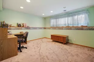 14413 Pleasant Valley Rd, Woodstock, IL 60098 - Photo 17