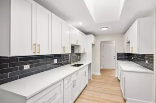 445 E 168th Pl, South Holland, IL 60473 - Photo 9