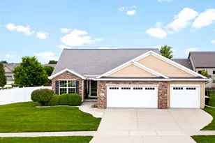 2600 Fieldstone Ct, Normal, IL 61761 - Photo 3