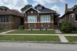 7606 S Paxton Ave, Chicago, IL 60649 - Photo 1